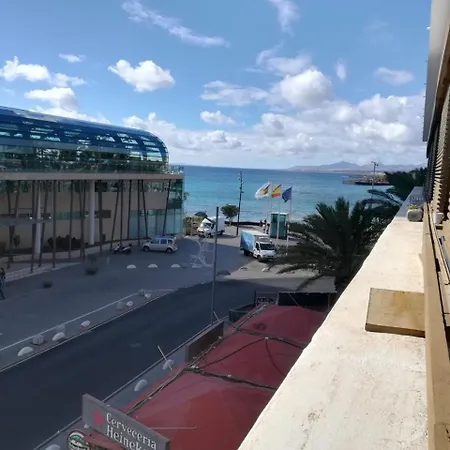 Апартаменты Arrecife Beach Front Арресифе