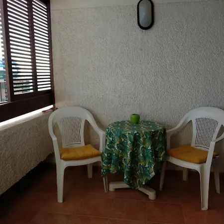 Arrecife Beach Front Апартаменты